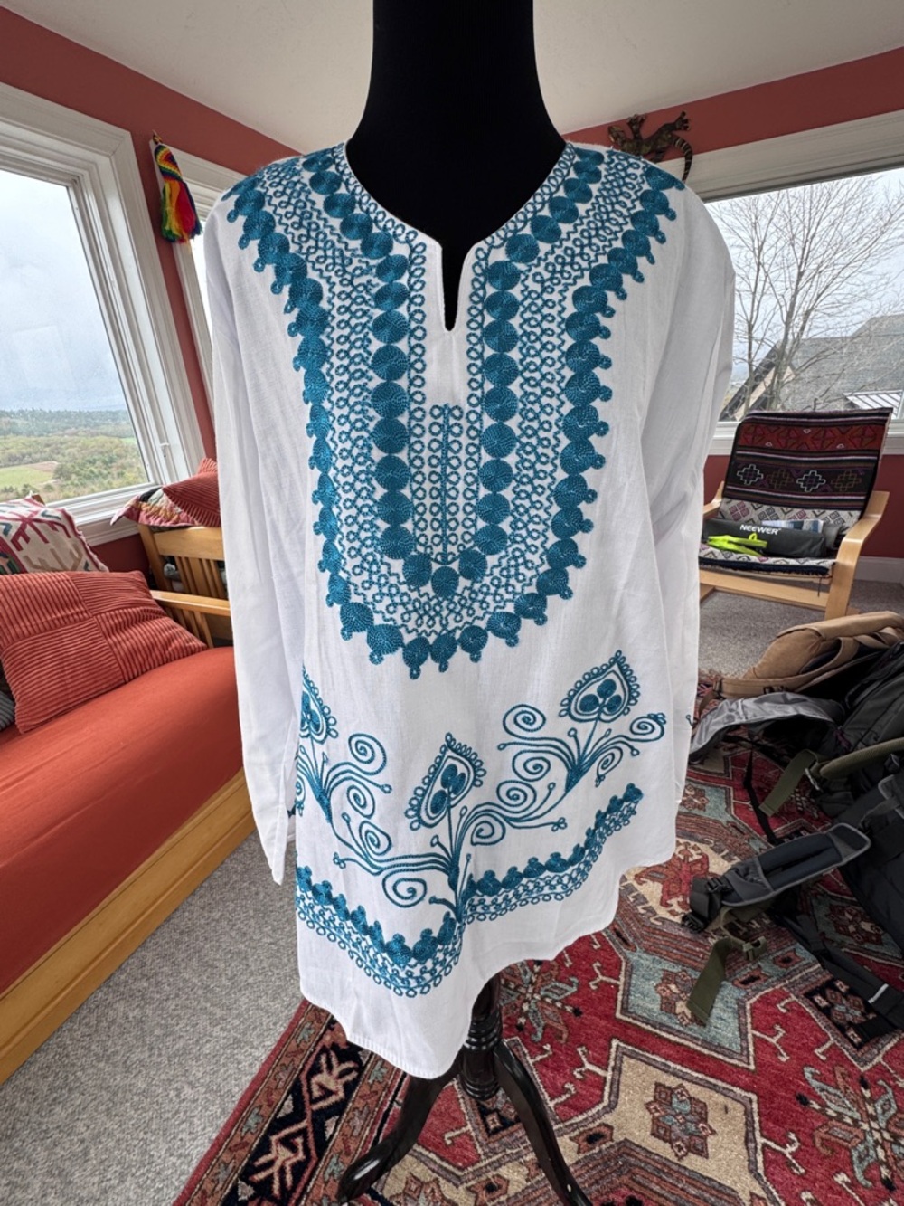 Egyptian contemporary embroidered White Tunic with Teal Design  Large . 💯 cotton